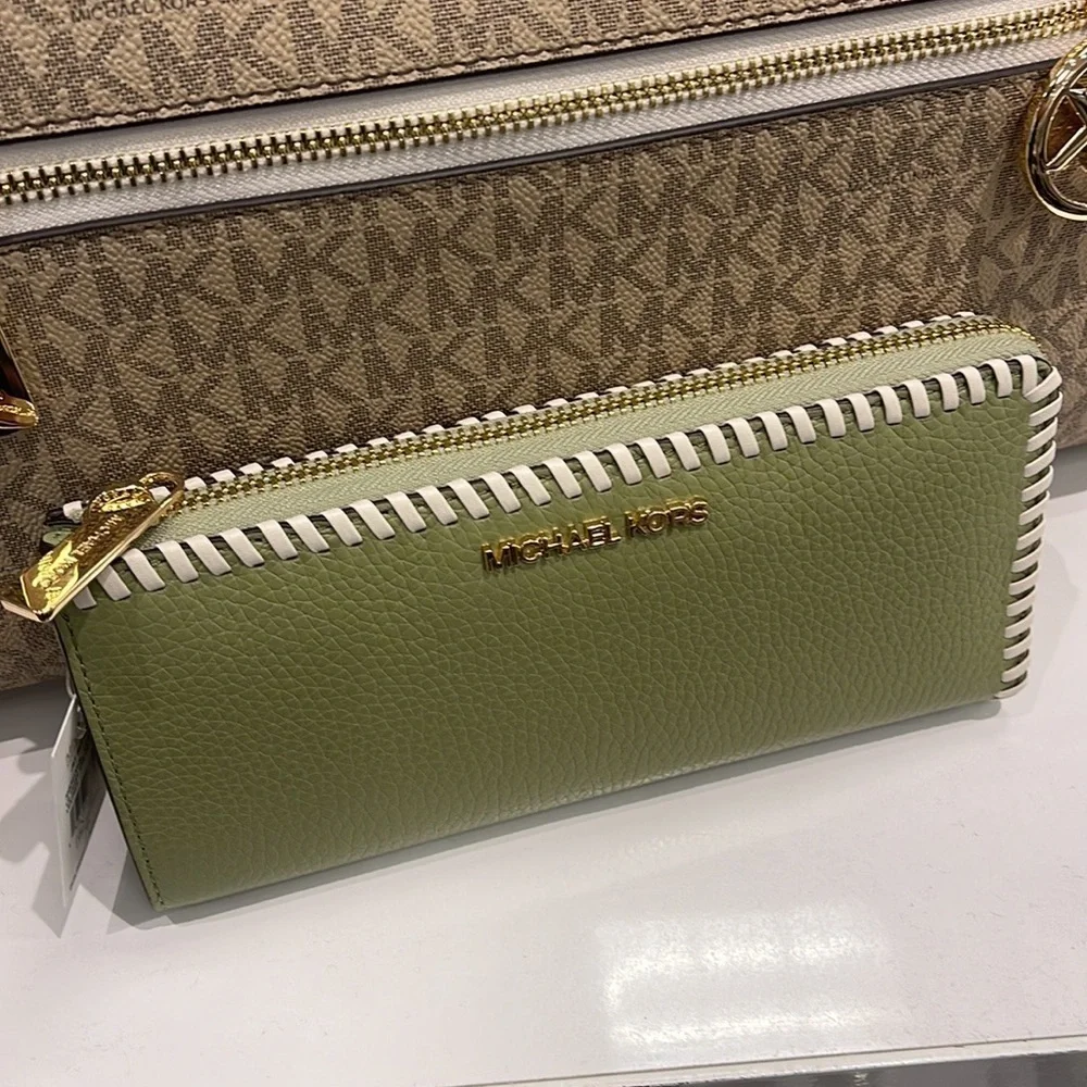 Michael Kors Jet Set Travel Large Pebble Leather Quarter-Zip Wallet NWT